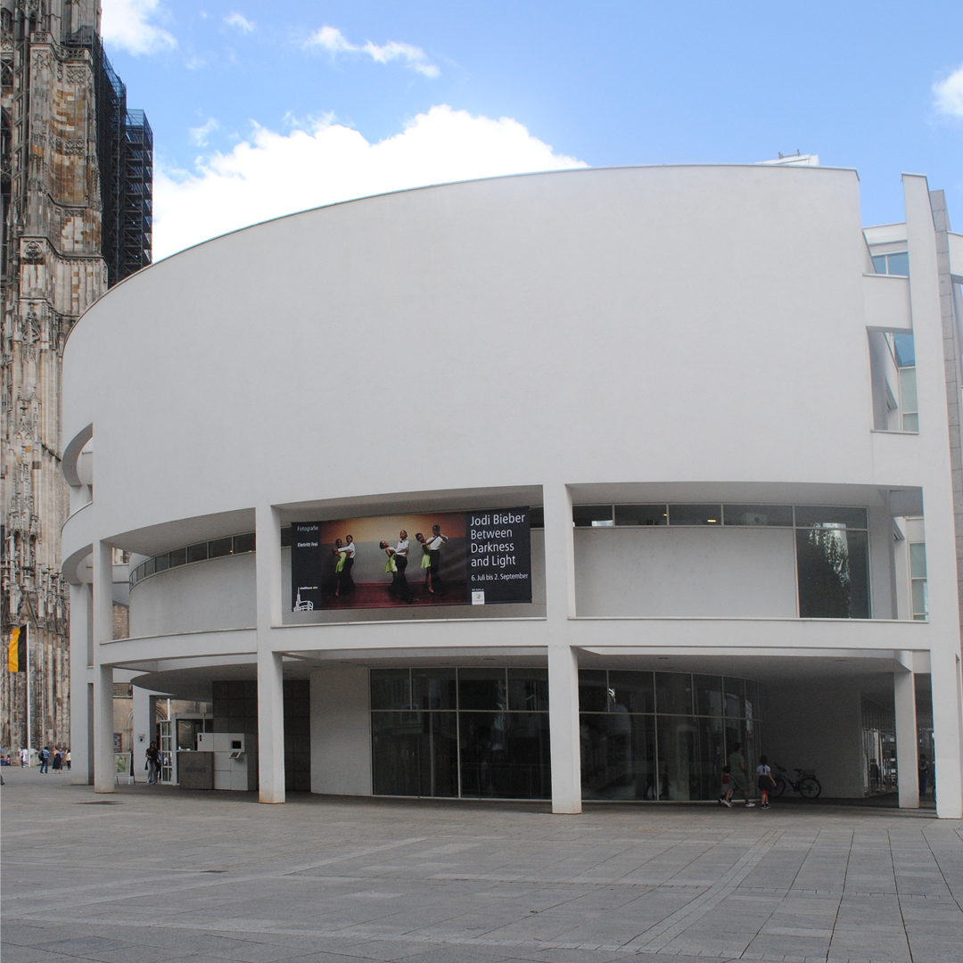 Julian Danner – Ausstellung und Verkauf im Stadthaus (Shop der UNT)